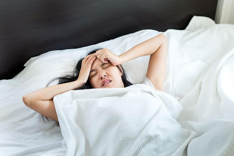 Ngủ hay giật mình ở người lớn là do đâu và cách khắc phục?