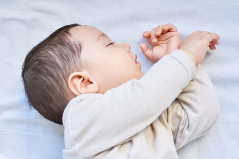 Mẹo chữa giật mình khi ngủ ở trẻ sơ sinh, mẹ đã biết chưa? 