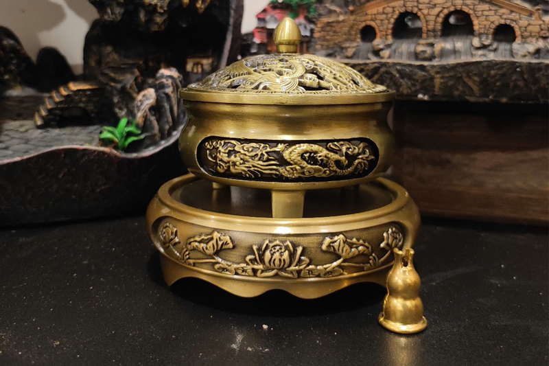 Cách đặt lư hương trên bàn thờ đơn giản, đúng cách