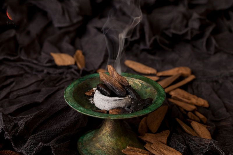 Mùi trầm hương có tác dụng gì với sức khỏe và trong cuộc sống?