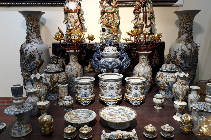 Trên bàn thờ gia tiên gồm những gì thì chuẩn phong thủy?